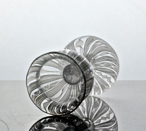 19TH CENTURY VENETIAN LATTICINO STRIPED DRAM GLASS - ADDITIONAL PHOTO 2