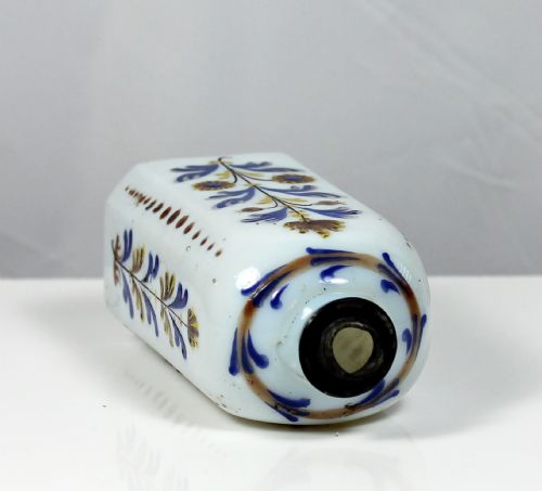 GEORGIAN CONTINENTAL MILCHGLAS SCHNAPPS FLASK - ADDITIONAL PHOTO 2