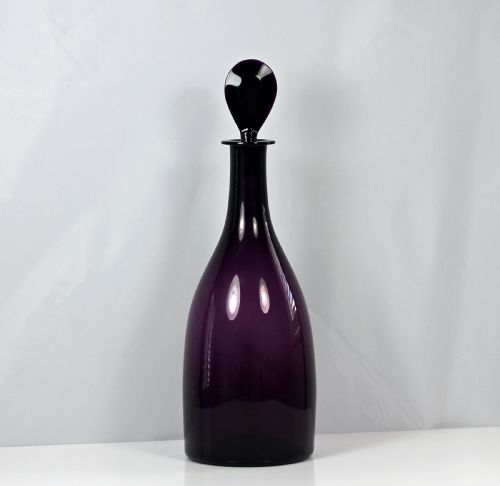rare georgian amethyst taper decanter - CATEGORY: ANTIQUE GLASS - DATED 19TH CENTURY
