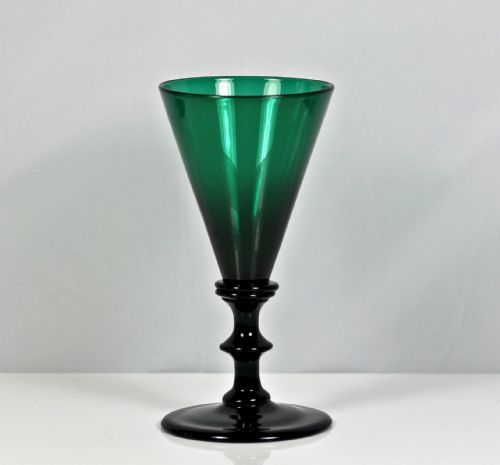 VICTORIAN SET OF SIX BRISTOL GREEN KNOPPED STEM WINE GLASSES - ADDITIONAL PHOTO 1
