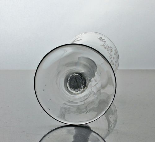 GEORGIAN FLORALENGRAVED DOUBLE SERIES OPAQUE TWIST WINE GLASS - ADDITIONAL PHOTO 3
