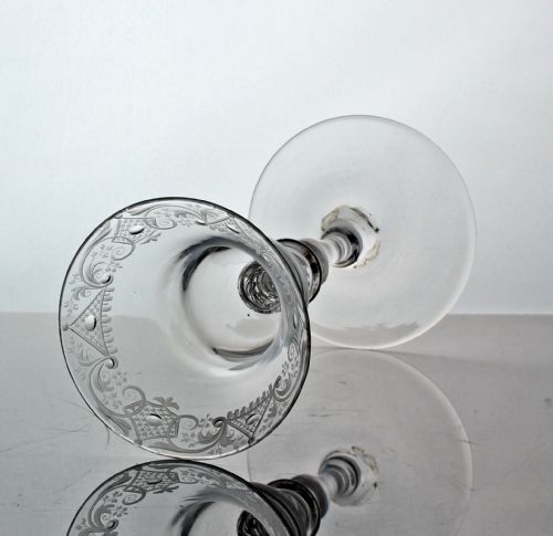GEORGIAN ENGRAVED NEWCASTLE LIGHT BALUSTER WINE GLASS - ADDITIONAL PHOTO 2