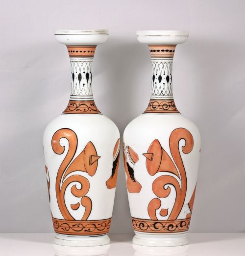 VICTORIAN PAIR OF TALL HARRACH ETRUSCAN VASES - ADDITIONAL PHOTO 1