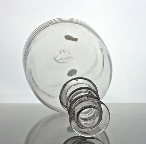 GEORGIAN IRISH BELFAST THREE RING MALLET DECANTER AND ASSOCIATED ACORN STOPPER - ADDITIONAL PHOTO 1