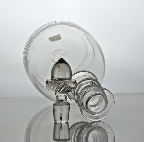 GEORGIAN IRISH BELFAST THREE RING MALLET DECANTER AND ASSOCIATED ACORN STOPPER - ADDITIONAL PHOTO 3