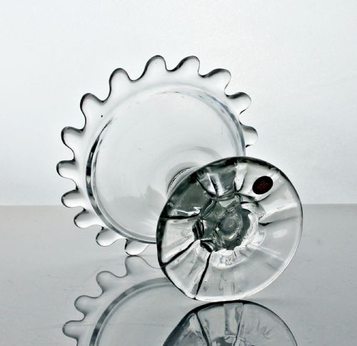 GEORGIAN SINGLE SERIES OPAQUE TWIST SWEETMEAT GLASS DENTATED RIM - ADDITIONAL PHOTO 3