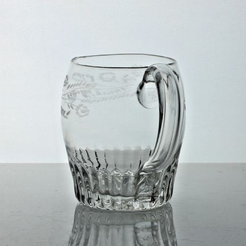 GEORGIAN SMALL MOULDBLOWN ENGRAVED BARREL BOWL TANKARD - ADDITIONAL PHOTO 1