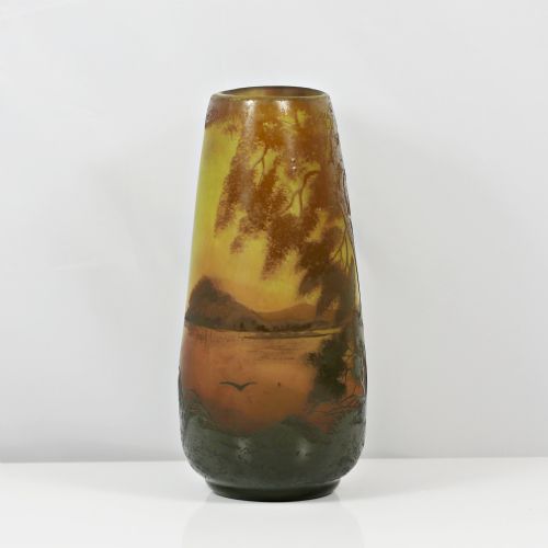 LEGRAS ATTRIBUTED CAMEO GLASS VASE - ADDITIONAL PHOTO 3