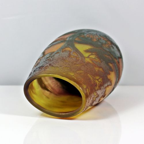 LEGRAS ATTRIBUTED CAMEO GLASS VASE - ADDITIONAL PHOTO 4