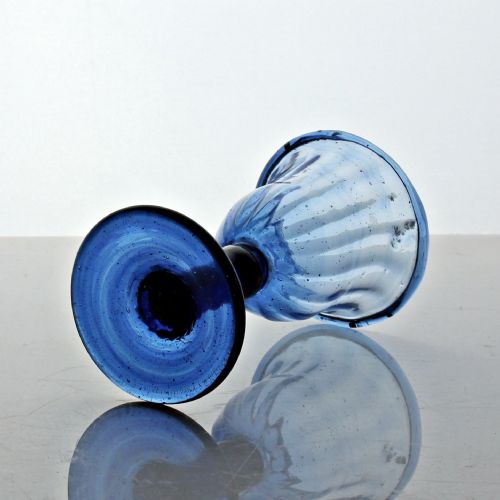 GEORGIAN SUNDERLAND BLUE WRYTHENED GLASS EGG CUP - ADDITIONAL PHOTO 2