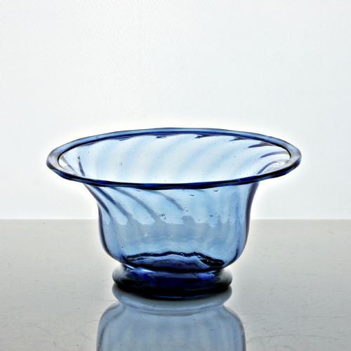 GEORGIAN SUNDERLAND BLUE WRYTHENED GLASS SUGAR BOWL - ADDITIONAL PHOTO 1