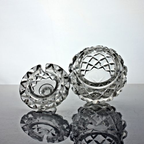 EDWARDIAN STRAWBERRY DIAMOND CUT GLASS PRESERVE POT AND COVER - ADDITIONAL PHOTO 1
