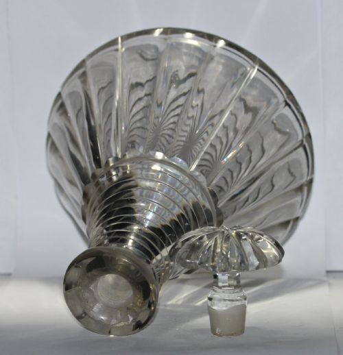 GEORGIAN IRISH PAIR OF PILLARCUT SHIPS DECANTERS - ADDITIONAL PHOTO 2