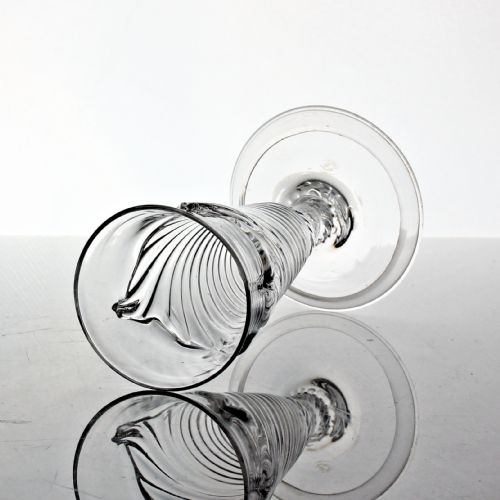 GEORGIAN SCARCE FLAMMIFORM DWARF ALE GLASS FOLDED FOOT - ADDITIONAL PHOTO 2