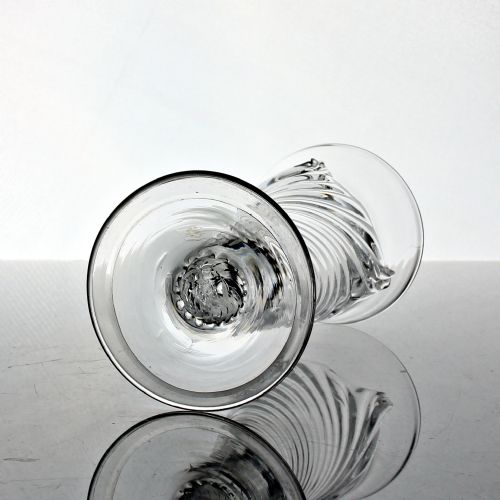 GEORGIAN SCARCE FLAMMIFORM DWARF ALE GLASS FOLDED FOOT - ADDITIONAL PHOTO 3
