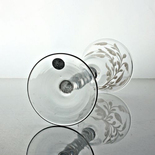 GEORGIAN SINGLE SERIES AIR TWIST WINE GLASS ENGRAVED ROUNDED FUNNEL BOWL - ADDITIONAL PHOTO 4