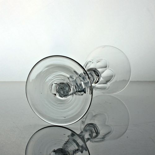 GEORGIAN FACET CUT KNOPPED STEM WINE GLASS - ADDITIONAL PHOTO 2