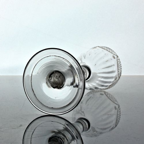 GEORGIAN SWAG AND TAIL ENGRAVED BALUSTROID STEM WINE GLASS - ADDITIONAL PHOTO 2