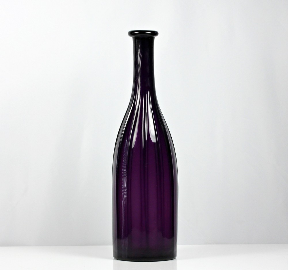 George IV, mouth-blown rib-moulded glass spirit bottle, amethyst View II