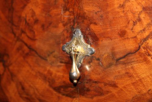 18TH CENTURY WALNUT CHEST ON STAND - ADDITIONAL PHOTO 4
