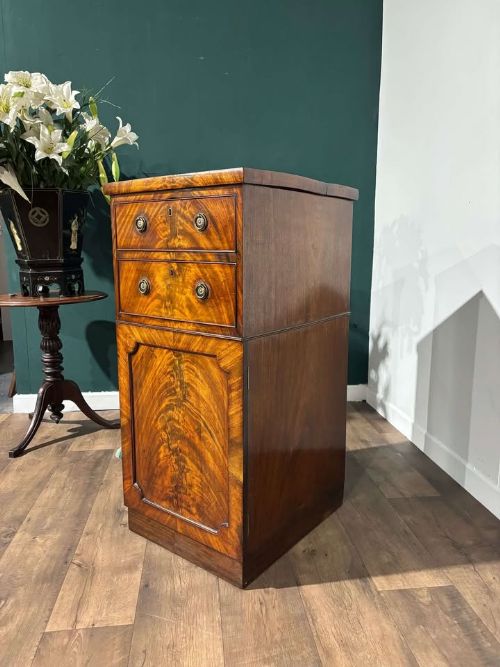 Victorian Mahogany Cabinet
