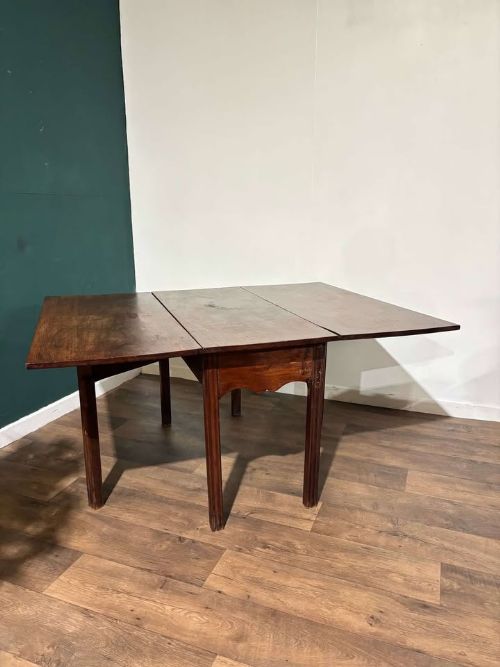 Georgian Mahogany Drop Leaf Table