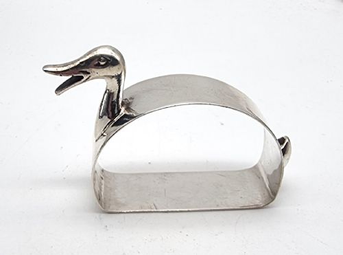 NICE SILVER NAPKIN / SERVIETTE RING IN THE FORM OF A DUCK BIRMINGHAM 1943