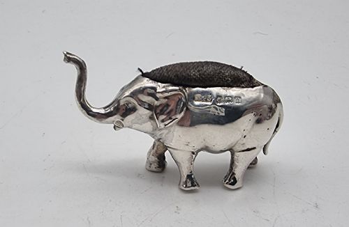 RARE SMALL SIZE ANTIQUE SILVER RAISED TRUNK BABY ELEPHANT PIN CUSHION BIRMINGHAM 1912