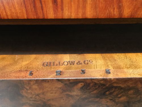 ANTIQUE VICTORIAN GILLOWS WALNUT WHATNOT WITH TULIPWOOD CROSSBANDINGS - ADDITIONAL PHOTO 4