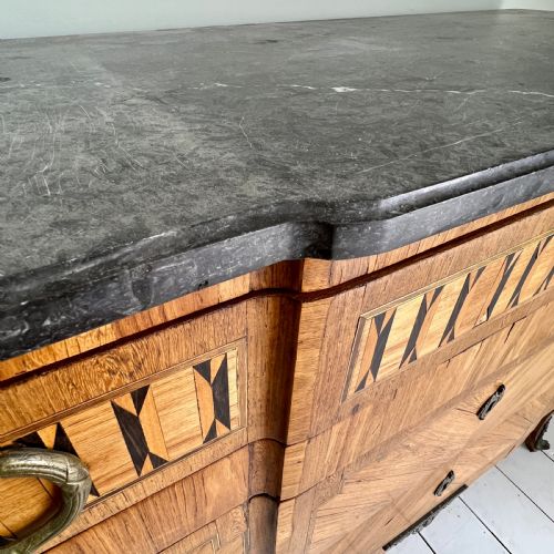 ANTIQUE CONTINENTAL PARQUETRY AND MARBLE COMMODE - ADDITIONAL PHOTO 6