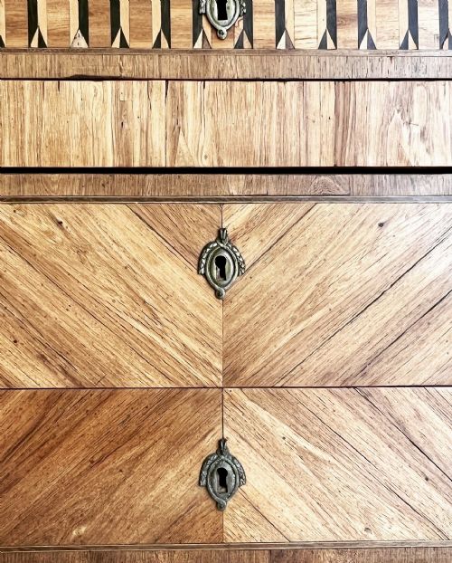 ANTIQUE CONTINENTAL PARQUETRY AND MARBLE COMMODE - ADDITIONAL PHOTO 10