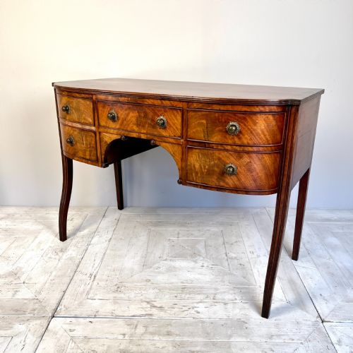 Georgian Mahogany Bowfront Dressing Table