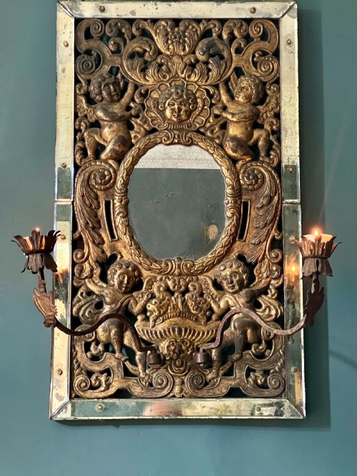 RARE ANTIQUE VENETIAN GIRANDOLE MIRROR WITH PUTTI LAUREL LEAF FRAME - ADDITIONAL PHOTO 1