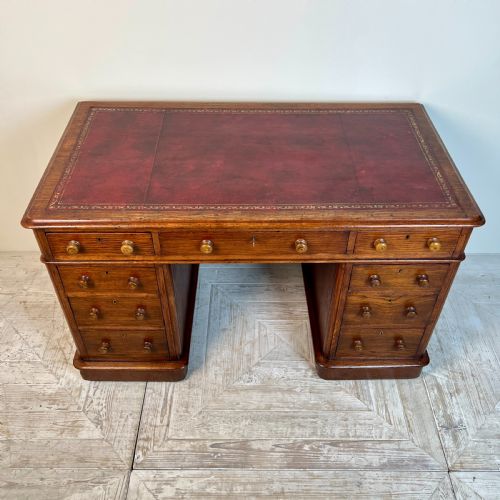 VICTORIAN OAK PEDESTAL DESK BY DEIGHTON DUNTHORNE HOLBORN LONDON - ADDITIONAL PHOTO 1