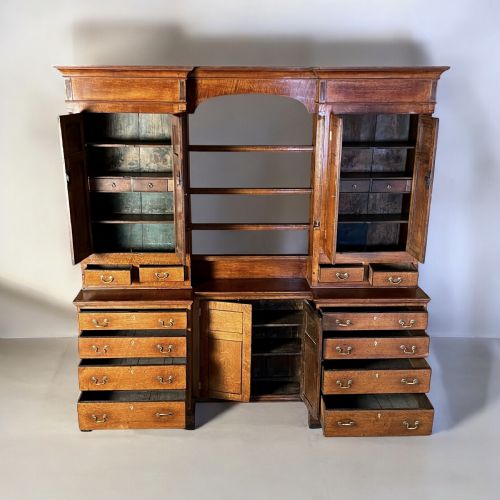 A GEORGIAN OAK ESTATE OR HOUSEKEEPERS CUPBOARD - ADDITIONAL PHOTO 2