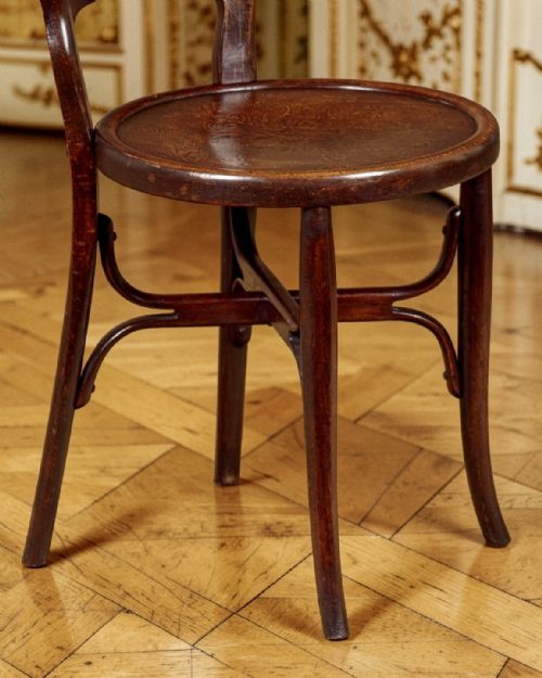 RARE SET OF FOUR EMBOSSED THONET OR J J KOHN BENTWOOD CHAIRS CIRCA 1900 - ADDITIONAL PHOTO 2