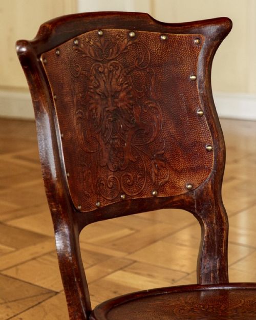 RARE SET OF FOUR EMBOSSED THONET OR J J KOHN BENTWOOD CHAIRS CIRCA 1900 - ADDITIONAL PHOTO 4