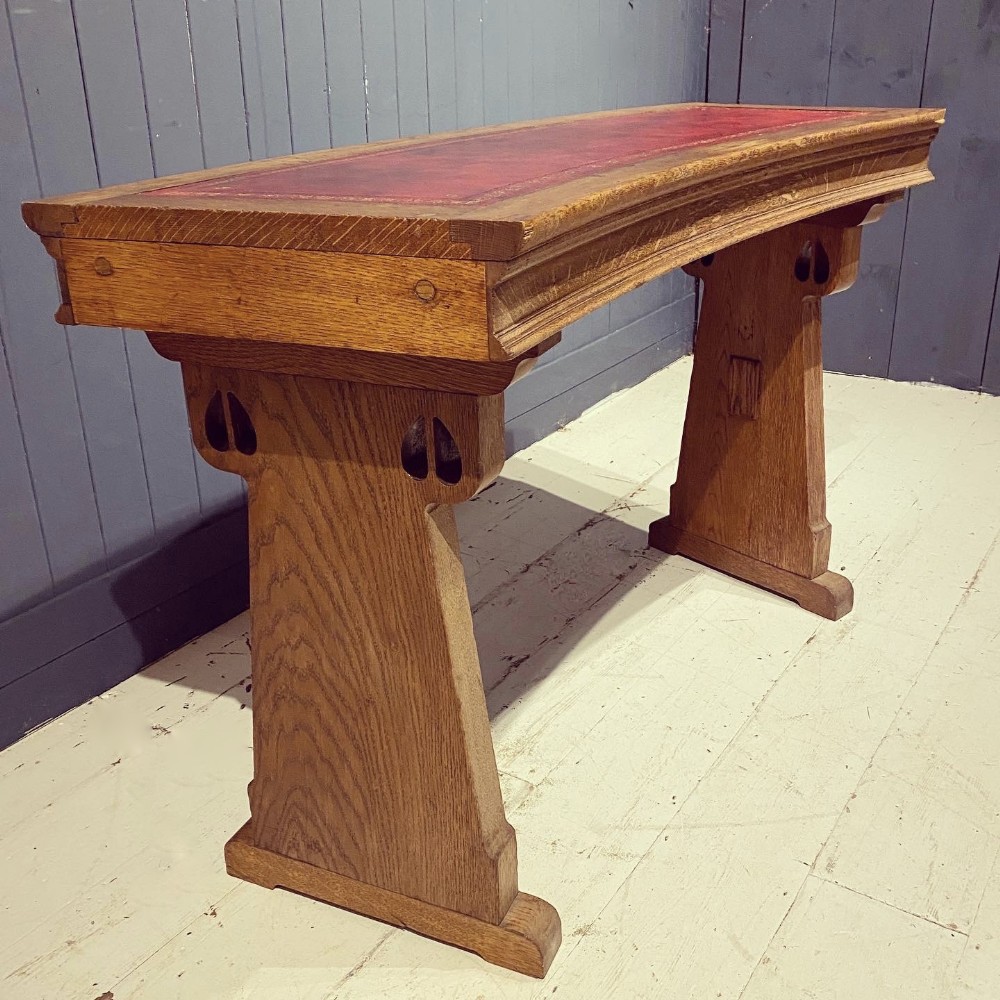 Arts and Crafts Oak Desk With Leather Top