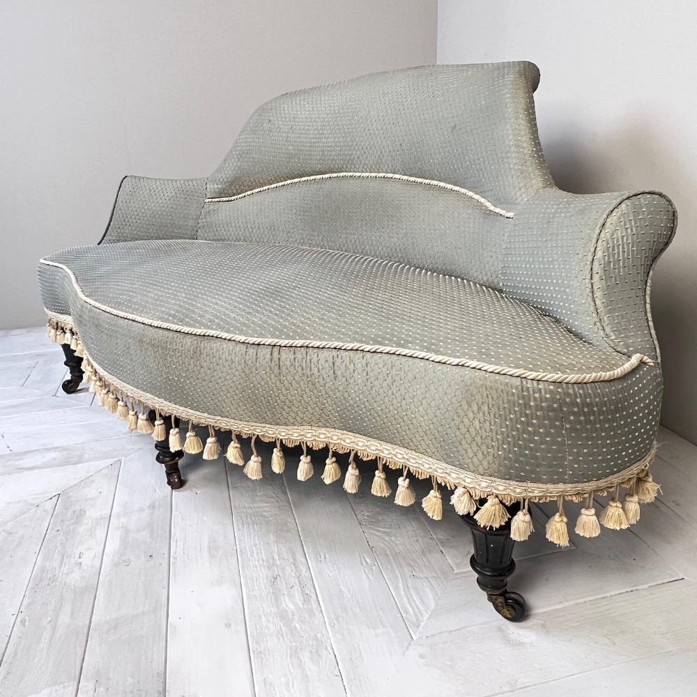 Victorian Serpentine Love Seat Sofa