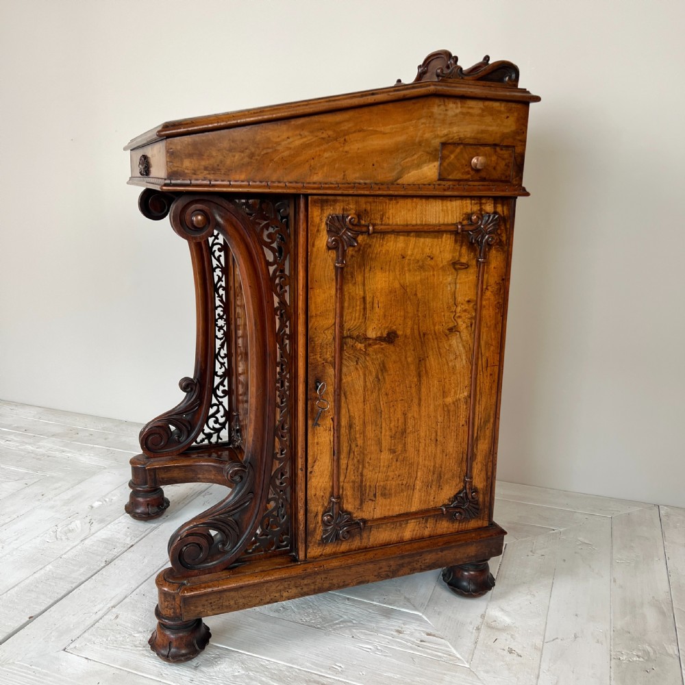 William IV Mahogany And Simulated Rosewood Davenport View II