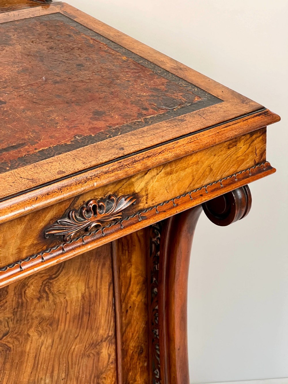 William IV Mahogany And Simulated Rosewood Davenport View X