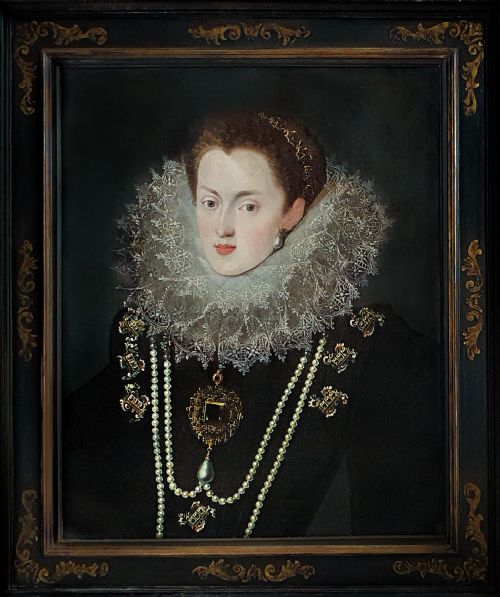 fig 1. Portrait of Margaret of Austria, Queen of Spain & Portugal c.1607; Workshop of Juan Pantoja de la Cruz (1553-1608)