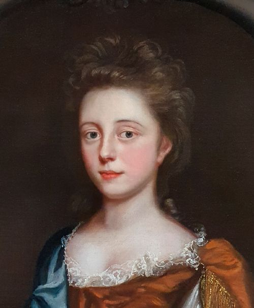 PORTRAIT OF A YOUNG LADY IN RUSSET DRESS WITH BLUE WRAP C1680S CIRCLE OR STUDIO OF MARY BEALE 16321699 OIL ON CANVAS PAINTING - ADDITIONAL PHOTO 4