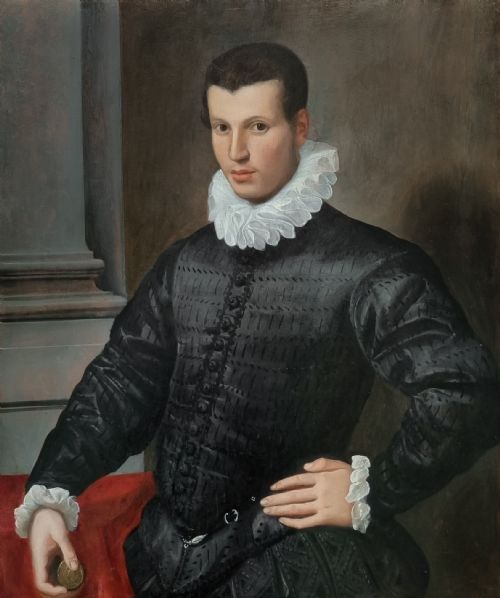 PORTRAIT OF A GENTLEMAN IN A BLACK DOUBLET HOLDING A MEDALLION C157580 FLORENTINE SCHOOL ANTIQUE OIL ON PANEL PAINTING - ADDITIONAL PHOTO 4