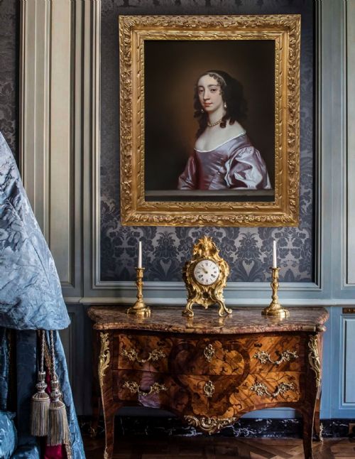 PORTRAIT OF A LADY IN A MAUVE DRESS C1660 CIRCLE OF PETER LELY 16181680 MANOR HOUSE PROVENANCE ANTIQUE OIL ON CANVAS PAINTING - ADDITIONAL PHOTO 1
