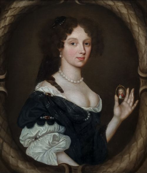 C1680 PORTRAIT OF A LADY HOLDING A PORTRAIT MINIATURE OF A BOY CIRCLE OF JOHN MICHAEL WRIGHT 16171694 ANTIQUE OIL ON CANVAS PAINTING - ADDITIONAL PHOTO 2