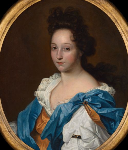 C1695 PORTRAIT OF A LADY IN A WHITE AND RUSSET DRESS WITH BLUE DRAPERY ATTRIBUTED TO HERMAN VERELST 1641C1702 OIL ON CANVAS PAINTING - ADDITIONAL PHOTO 3