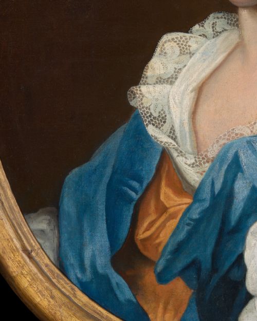 C1695 PORTRAIT OF A LADY IN A WHITE AND RUSSET DRESS WITH BLUE DRAPERY ATTRIBUTED TO HERMAN VERELST 1641C1702 OIL ON CANVAS PAINTING - ADDITIONAL PHOTO 5