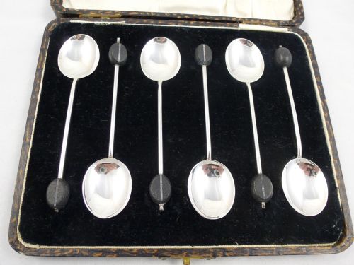 1930'S CASED SET OF SIX HALLMARKED STERLING SILVER COFFEE SPOONS BY WILLIAM SUCKLING LTD - ADDITIONAL PHOTO 2