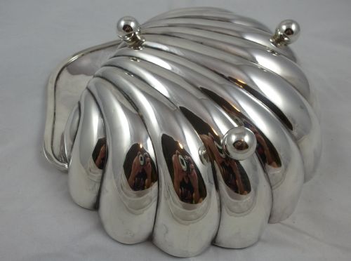 AN EDWARDIAN HALLMARKED STERLING SILVER SHELL BOWL MADE BY ATKIN BROTHERS - ADDITIONAL PHOTO 3